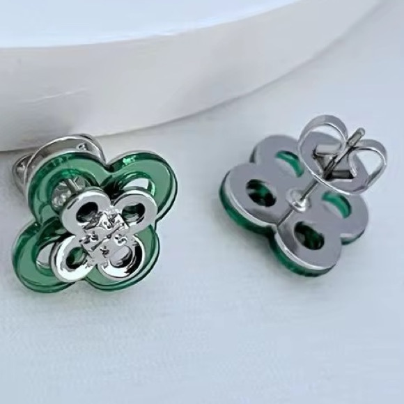 TORY BURCH STACKED GREEN + SILVER LOGO KIRA CLOVER STUD EARRINGS - Picture 3 of 6